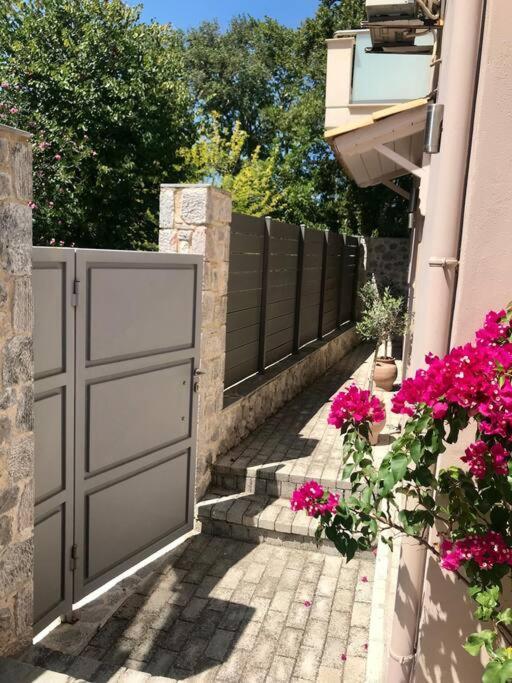 Villa Oleander Agios Nikolaos Loutra Edipsou 外观 照片