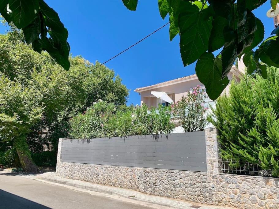 Villa Oleander Agios Nikolaos Loutra Edipsou 外观 照片